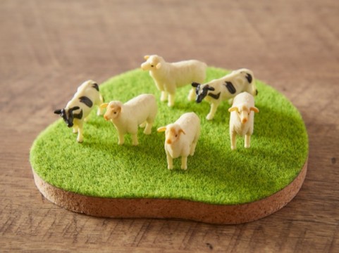 羊＆牛のフィギュア