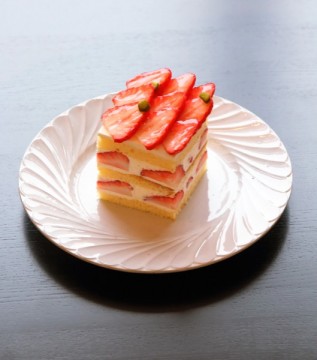 淡路島菜園“紅ほっぺ”のクラシカルショートケーキ